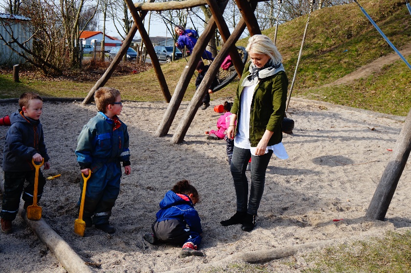 Et venskab blomstrer mellem børnehave og plejehjem