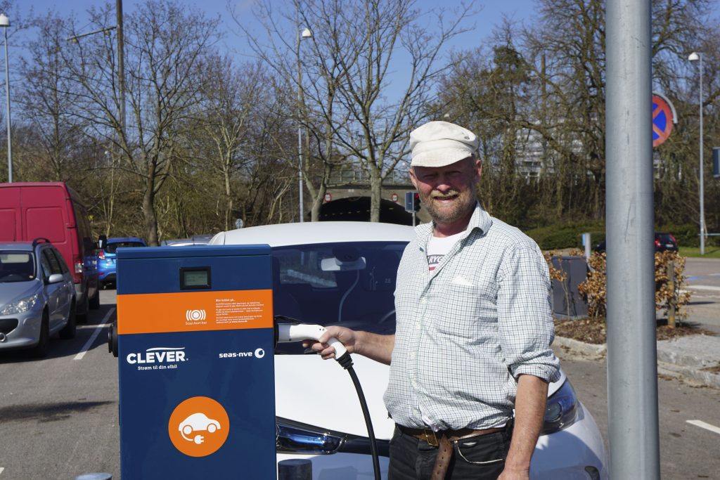 CLEVER sætter ladestandere op ved Hillerød Station