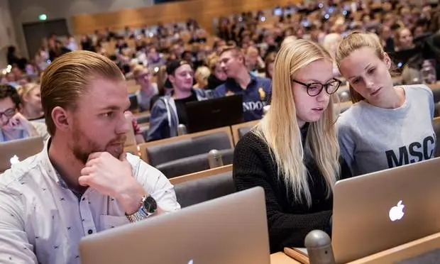 Bør der være regler for, hvor meget de studerende må tjene?