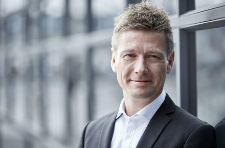 Er offentlig digitalisering lig med flere, mere og billigere?