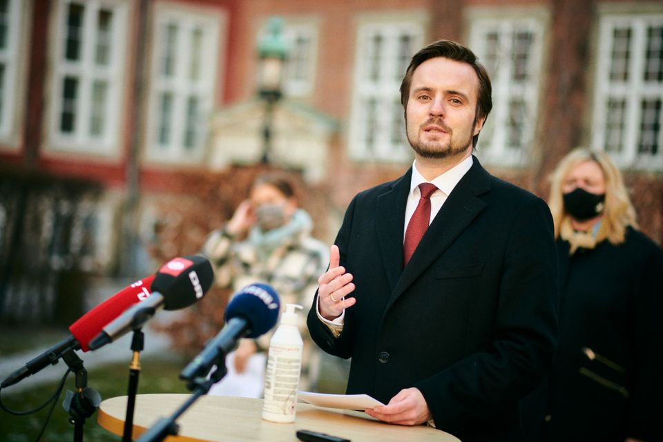 Bredt politisk flertal forlænger de generelle hjælpepakker