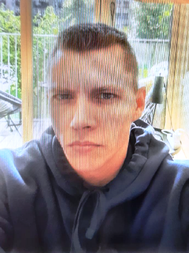 Politiet efterlyser mistænkt for drab: Har du set ham?