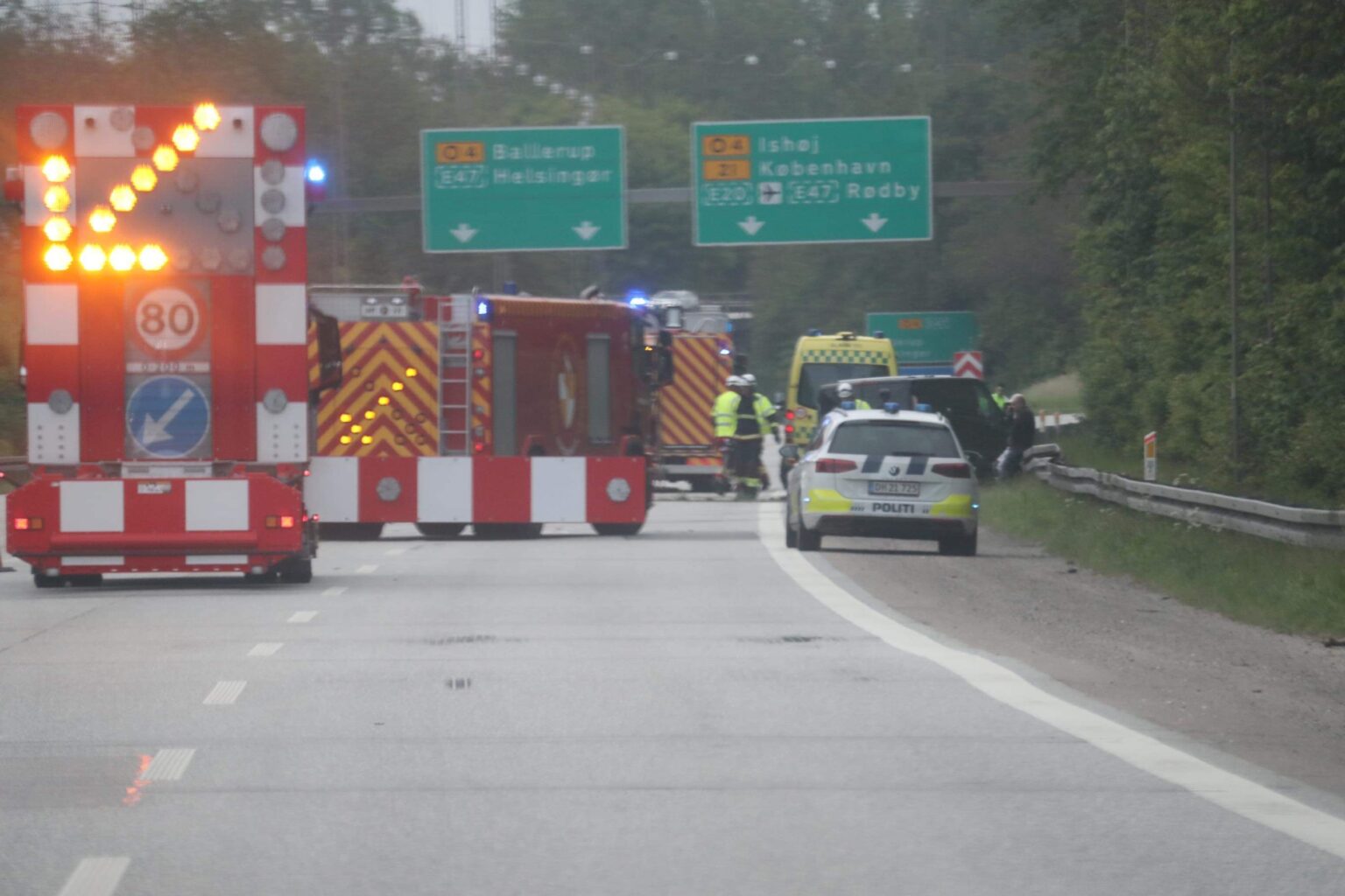 Voldsom ulykke skaber lang kø på motorvej