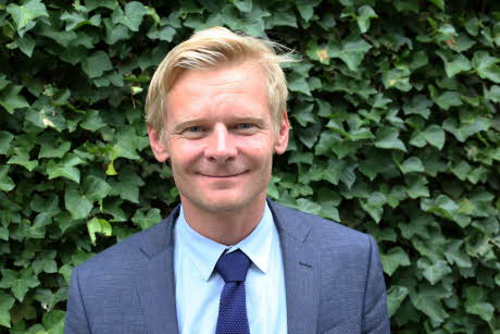 KL fyrer Arne Eggert øjeblikkeligt