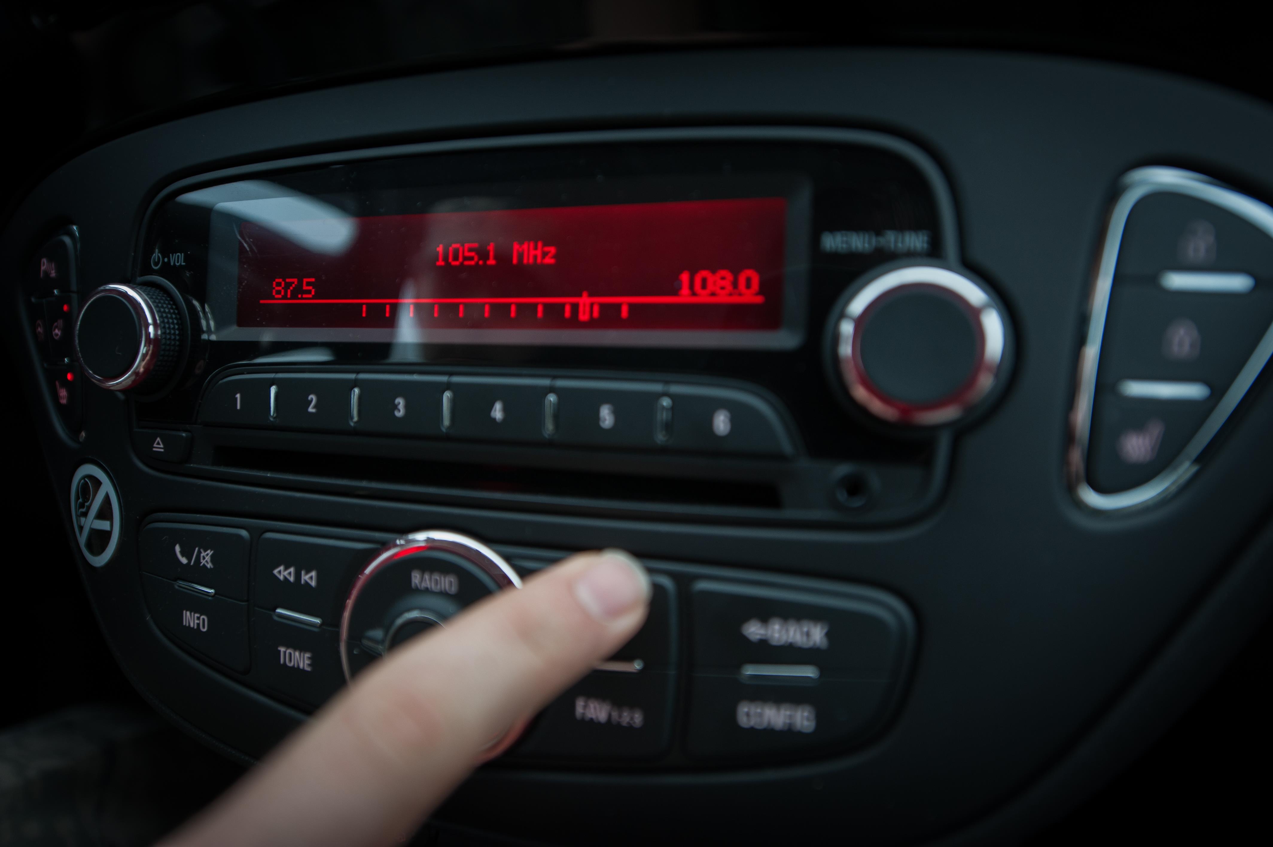 Nej tak til DAB: Danskerne vil beholde deres FM-radioer
