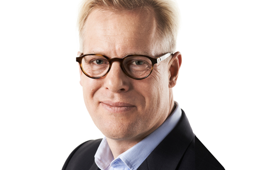 Tidligere forsvarsminister Carl Holst stopper i politik