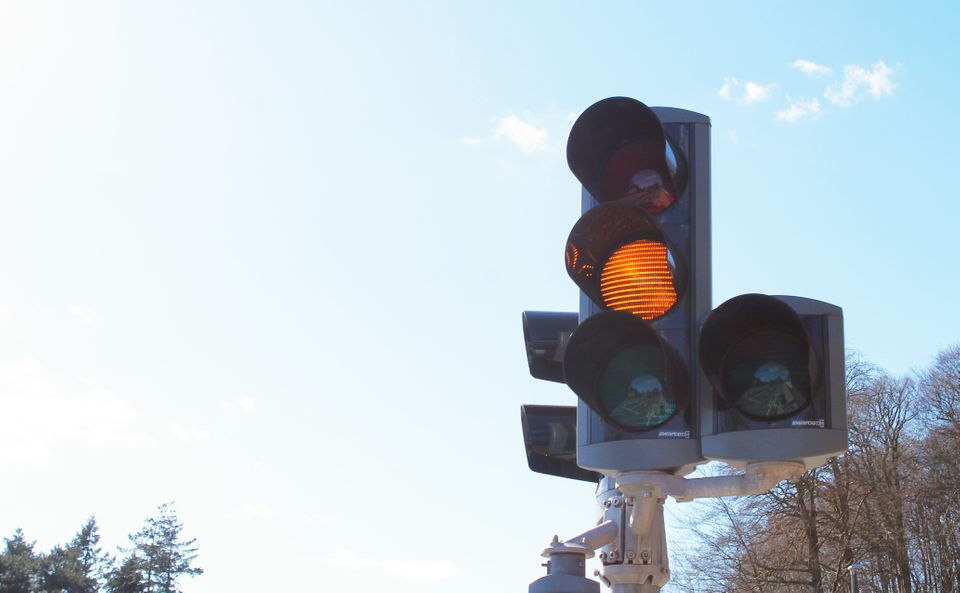 Problemer i trafikken: Mange danskere kender ikke grundlæggende regel