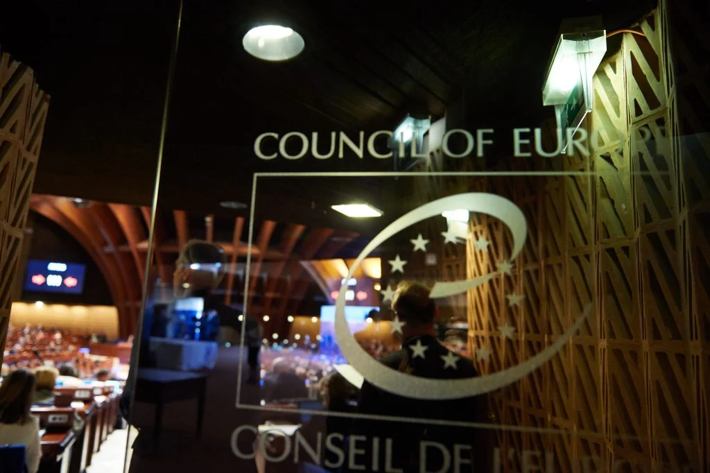 FAKTA: Europarådet holder øje med menneskerettigheder