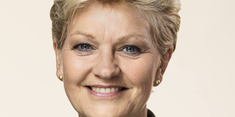 Tidligere minister ignorerer corona-regel: Nægter mundbind