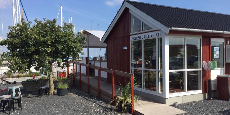 Restauratører raser over corona-regler: “Det kan man ikke drive forretning på”