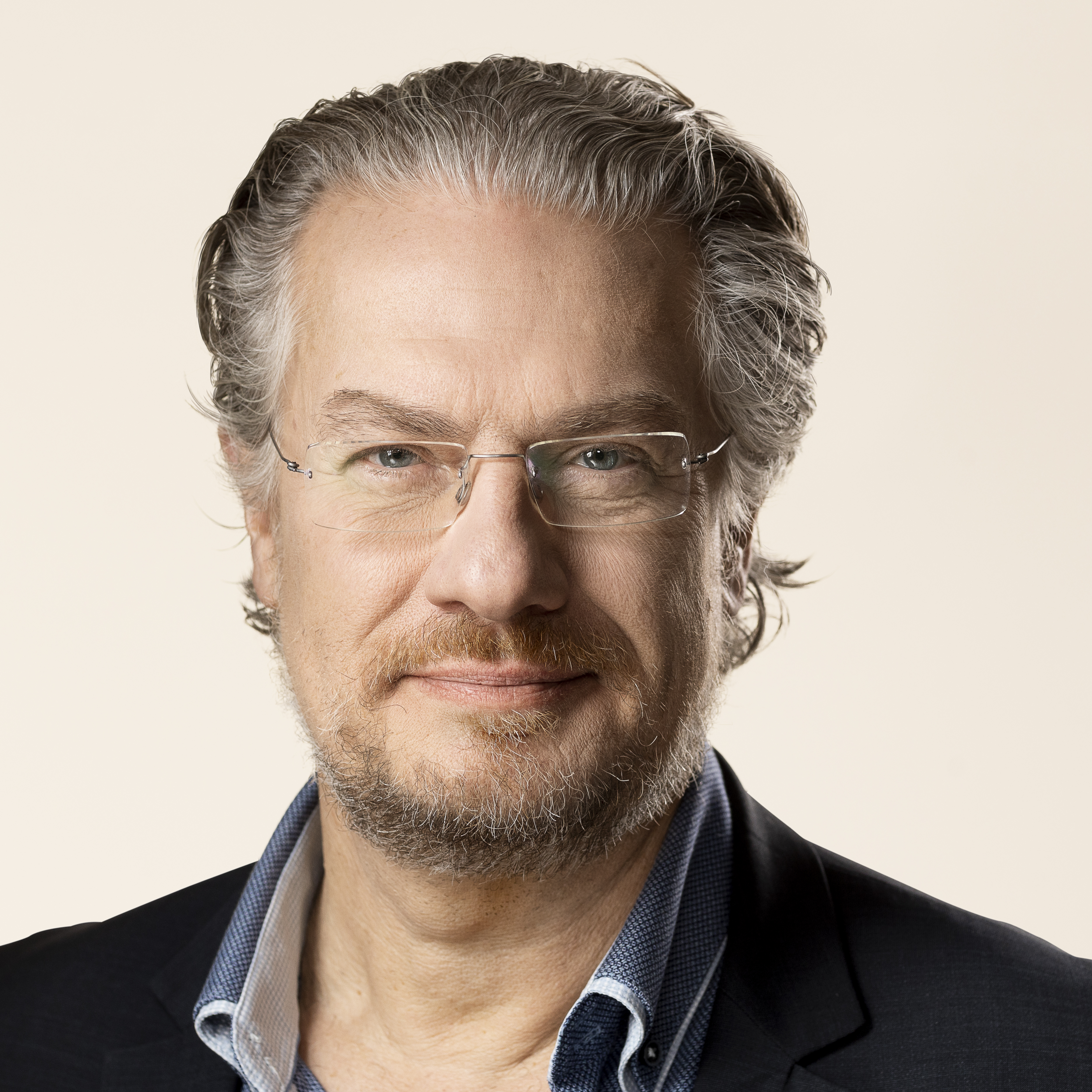LA vil slå ned på uro i boligområder