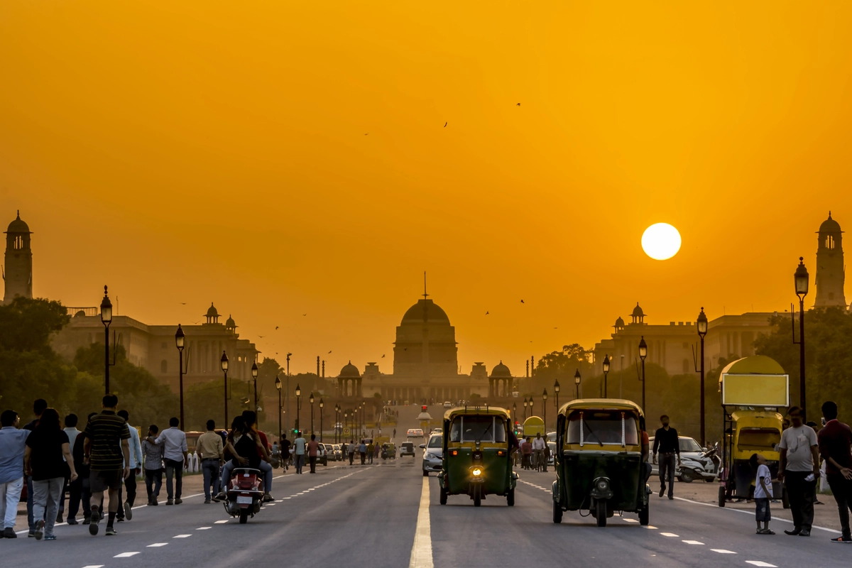 Folk dør på gaden i Indien grundet overfyldte hospitaler