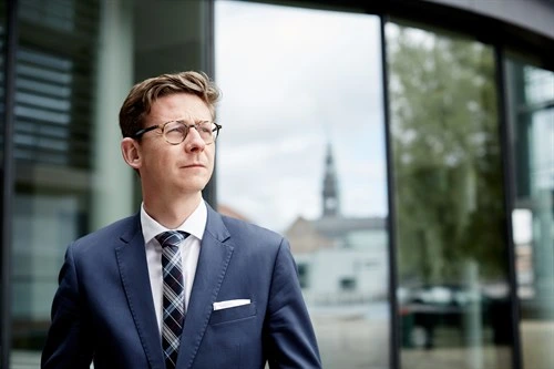 Minister vil på jagt efter skatteunddragere i Schweiz