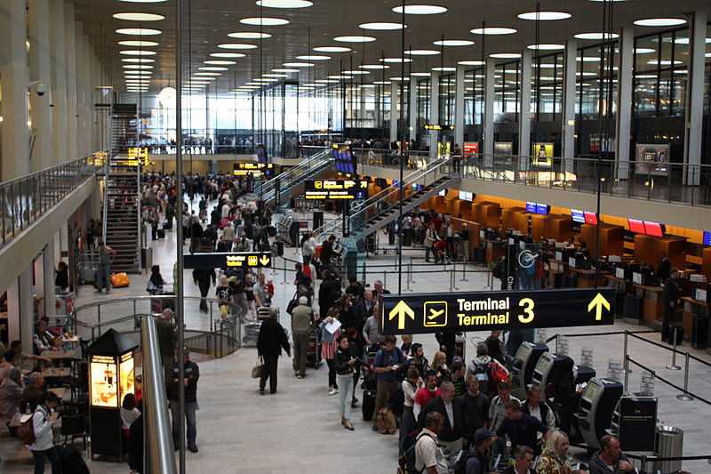 Ekspert: Ineffektiv symbolpolitik at lede efter dagpengesnydere i lufthavnen