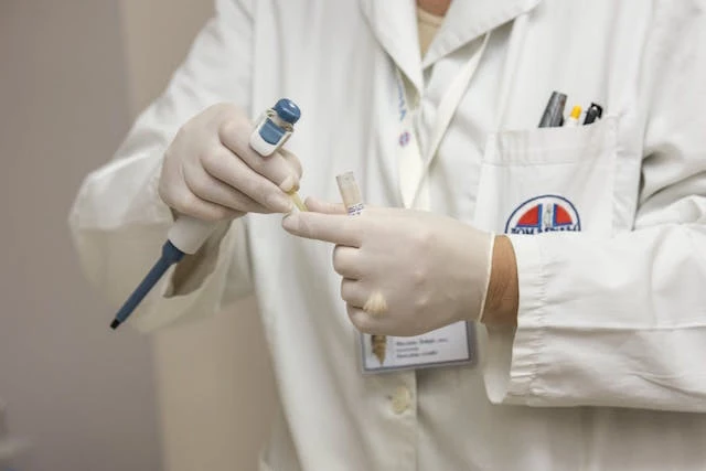 Sundhedsvæsnet skal sætte patienter i centrum – ikke på samlebånd