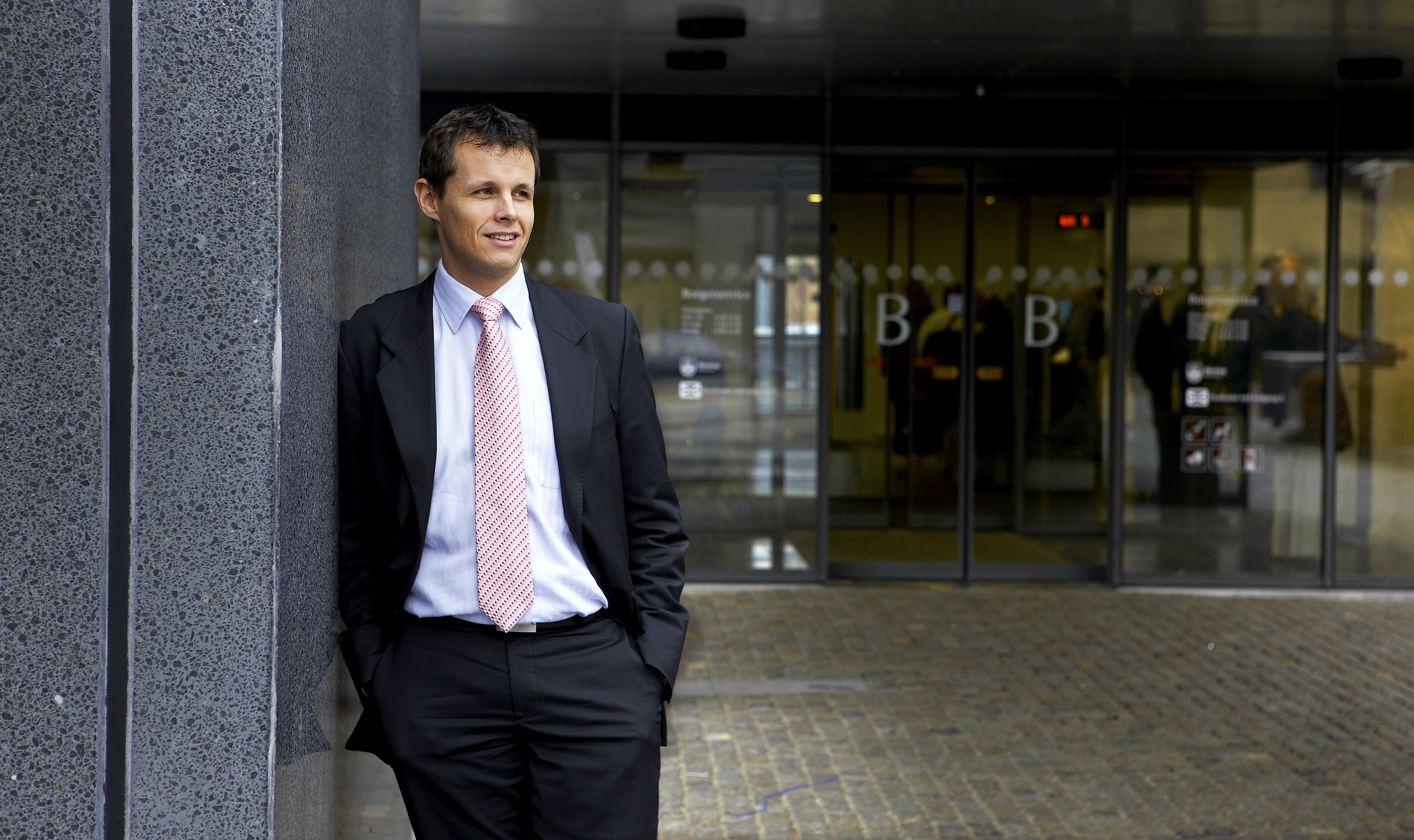 Magtfuld Venstre-bogmester vil have flere opgør med DF