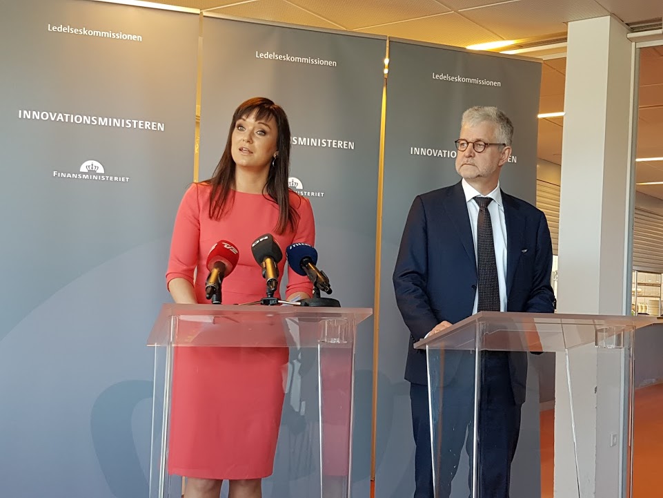 Regeringen udskyder rapport fra Ledelseskommissionen