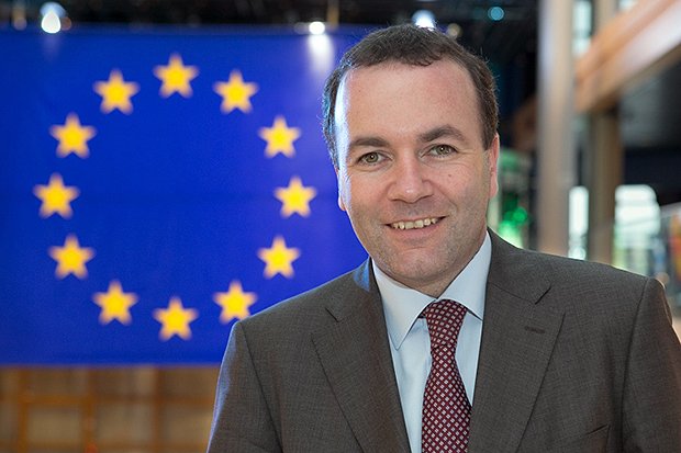 Konservativ tysker vil afløse EU’s Juncker og redde Europa