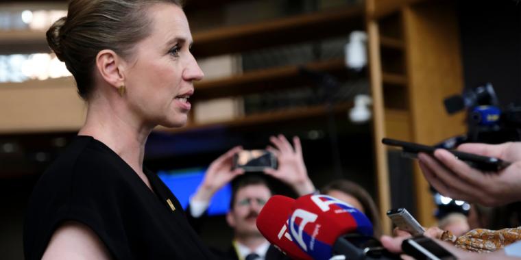 Mette Frederiksen med opfordring til unge