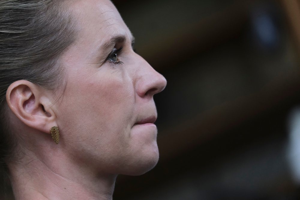 Mette Frederiksen reagerer på dårligt corona-nyt