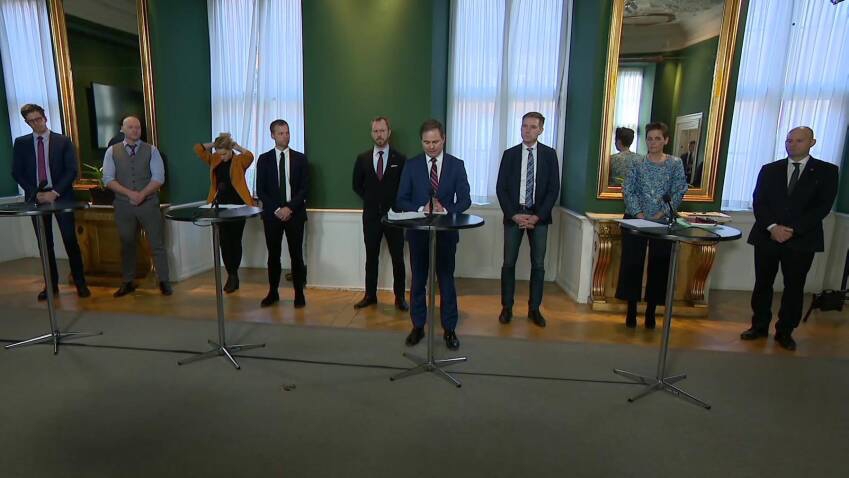 Ny politisk aftale: Dagpengetælleren suspenderes i tre måneder