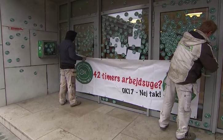 3F medlemmer protesterer over overenskomst-ja