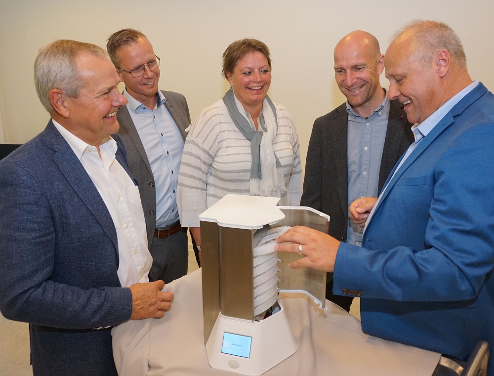 Nu får ældre en robot til at styre pillerne
