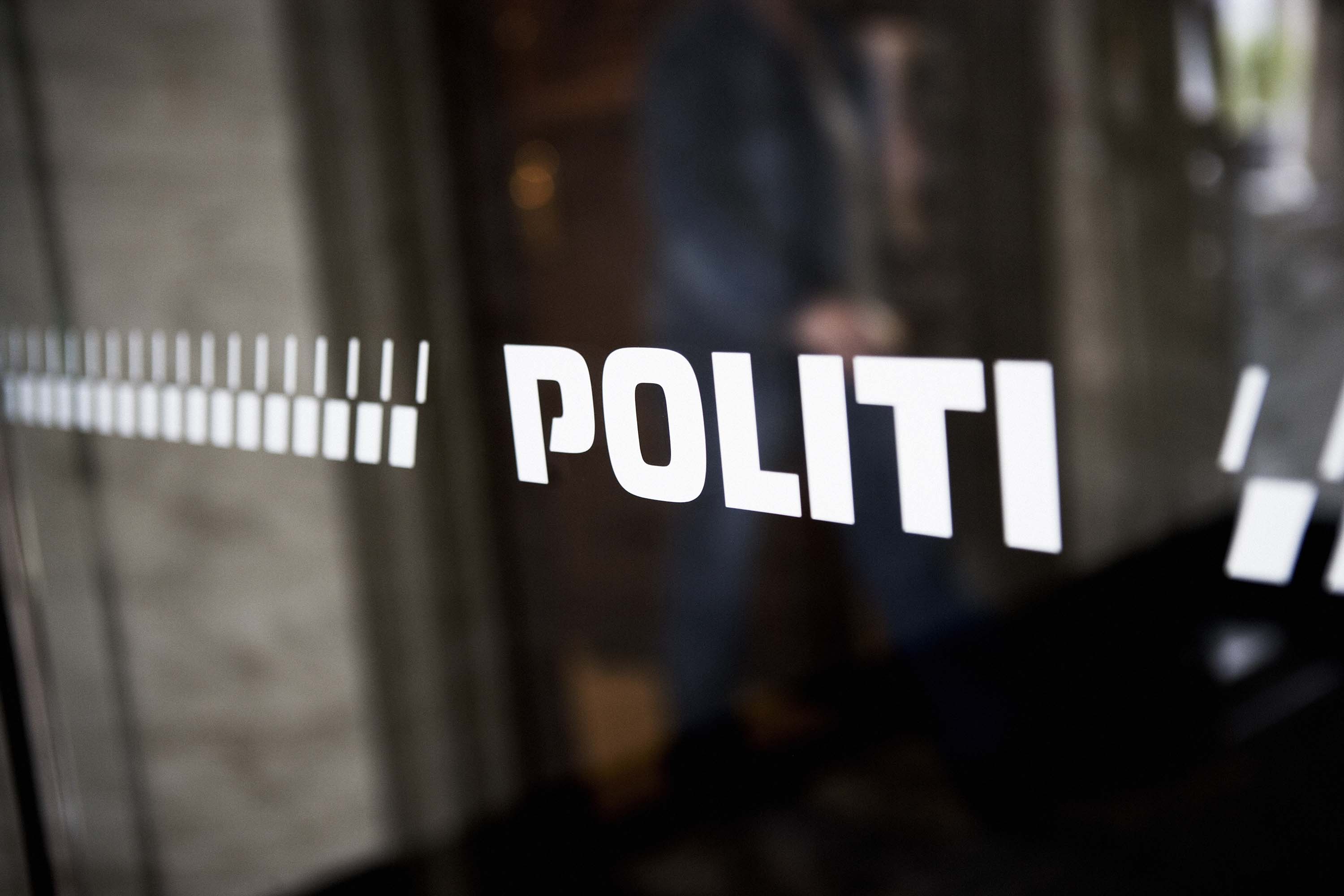 Betjente åbnede to kufferter i lufthavnen og fik sig noget af en fangst