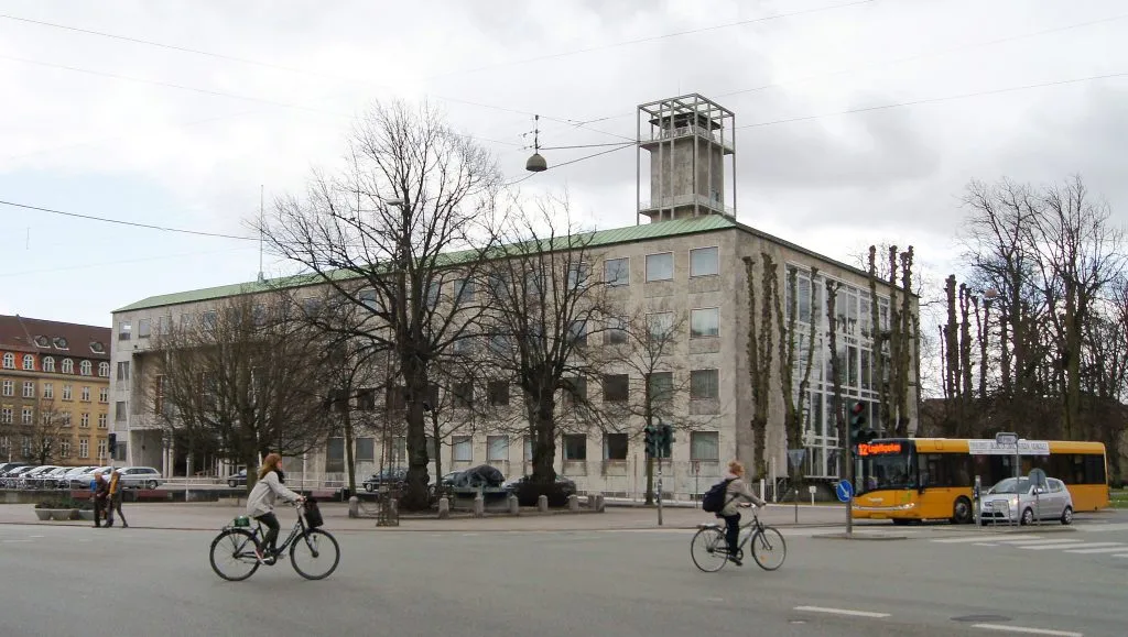 Protestforening erkender nederlag: Fjerner 20.000 ulovlige klistermærker
