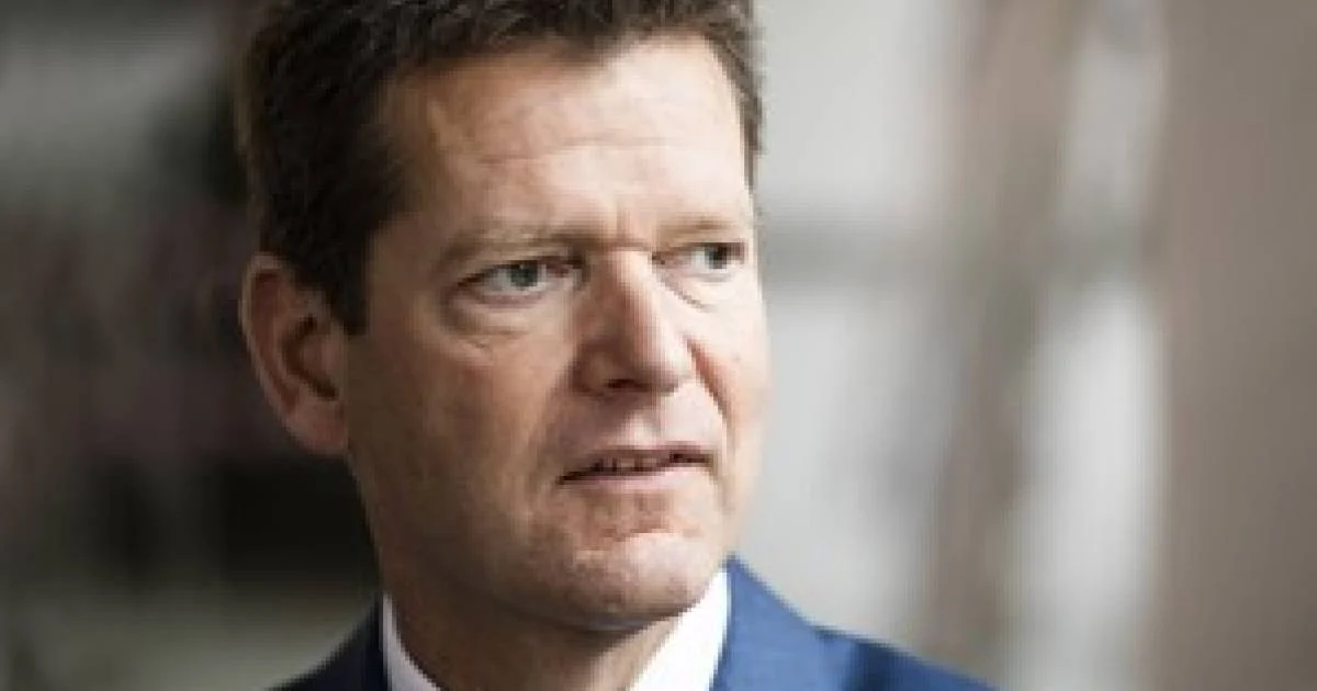 Indkalder til pressemøde