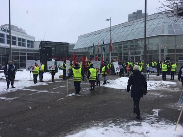 Storkonflikt udskudt endnu to uger