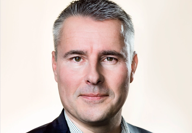 S vil give offentligt ansatte lønbonus for at spare på budgettet