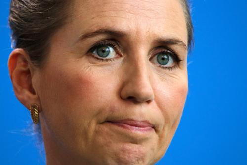 Mette Frederiksen udtaler sig om de danske restriktioner