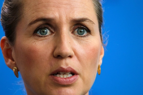 Bliver ikke aktuelt: Mette Frederiksen og regeringen modtog mundbinds-lussing