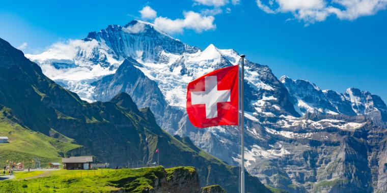 Schweiz nægter at godkende populær coronavaccine: ‘Det er for usikkert’