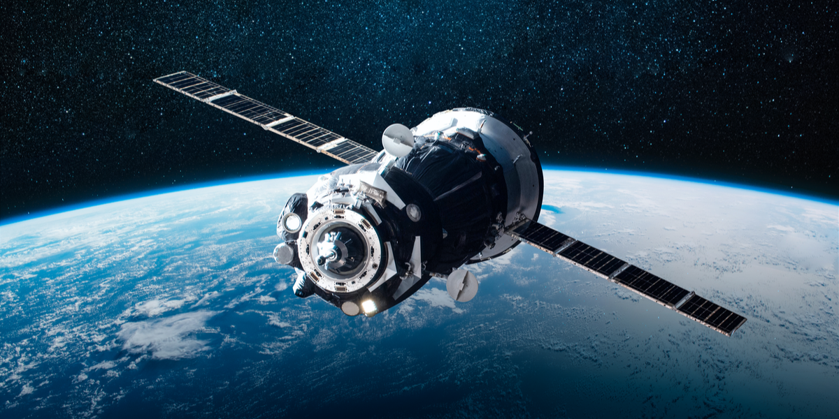 Satellit fra Viasat angrebet – Danmark beskylder Rusland for at stå bag