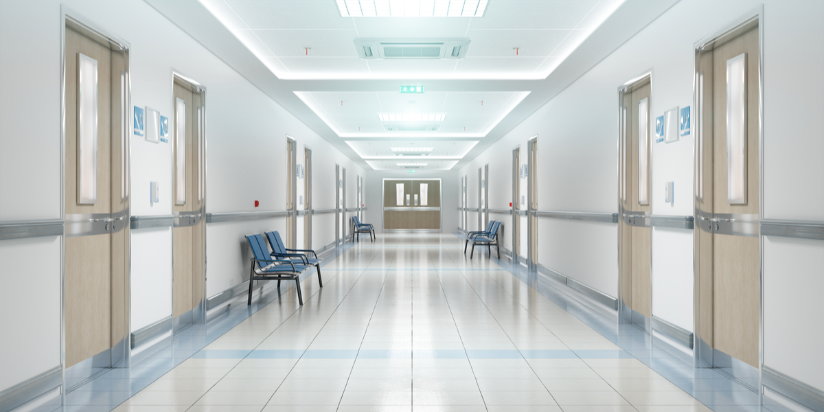 Hospital må hamstre ansatte fra klinikker, betyder nedlukning hen over sommeren