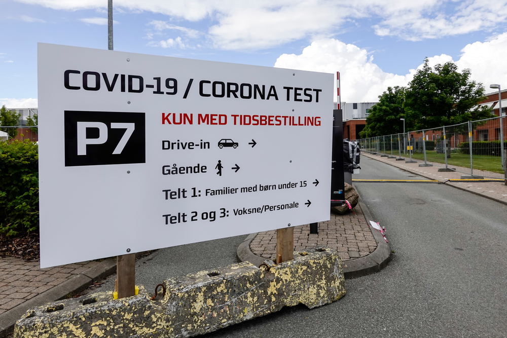 Status på covid-19: Én er død – over 300 nye smittede