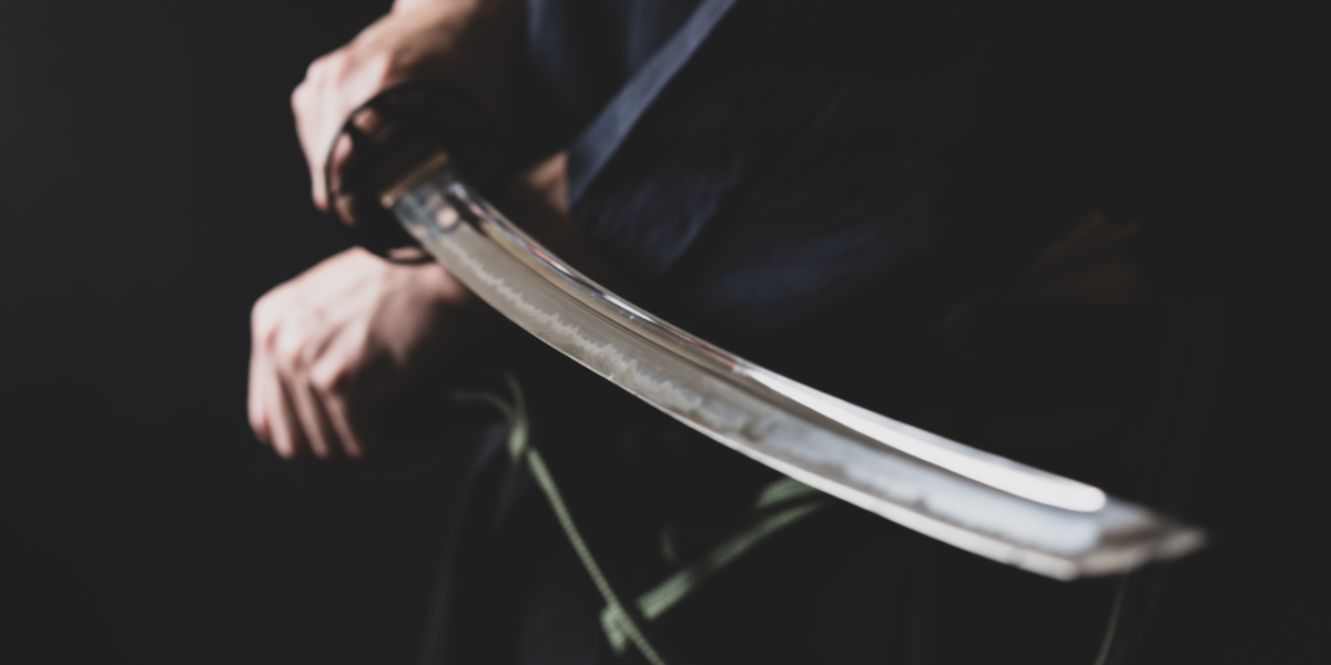 Anholdt med kokain, kniv og halv meter langt samuraisværd