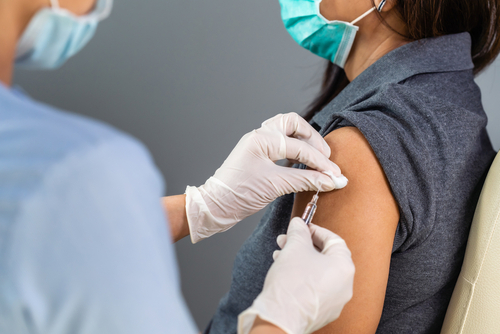 Flest mænd får ja til en frivillig-vaccine, ifølge styrelse kan de også udvikle alvorlige bivirkninger