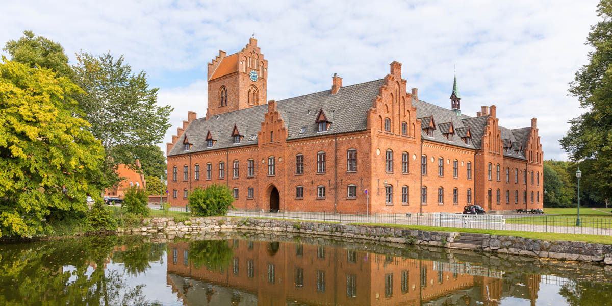 Slut med Herlufsholm: Kronprinsparret trækker prins Christian