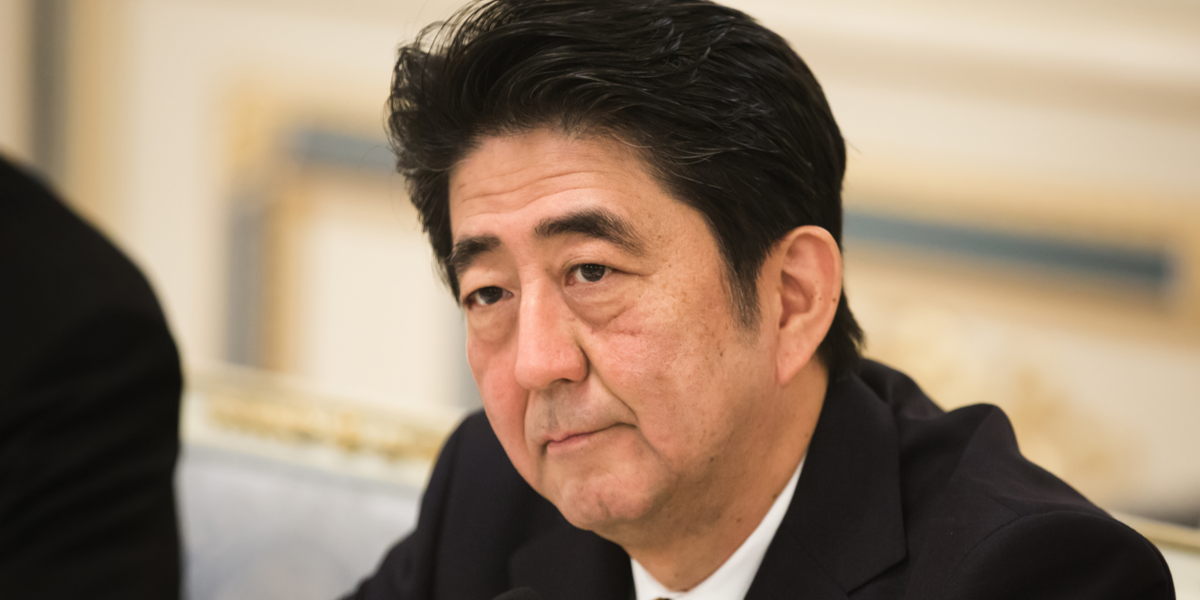Shinzo Abe er død efter attentat