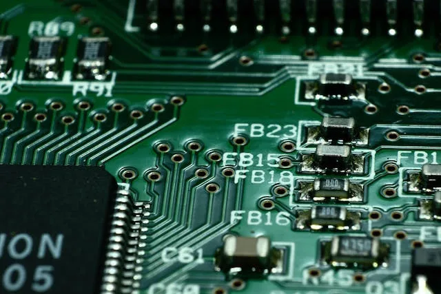 Teknologipagt skal give flere danskere tekniske og digitale kompetencer