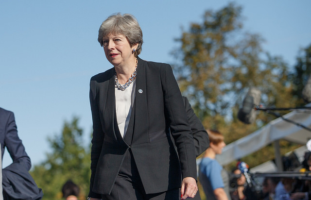 Theresa May mødes af mistillidsafstemning blandt partifæller
