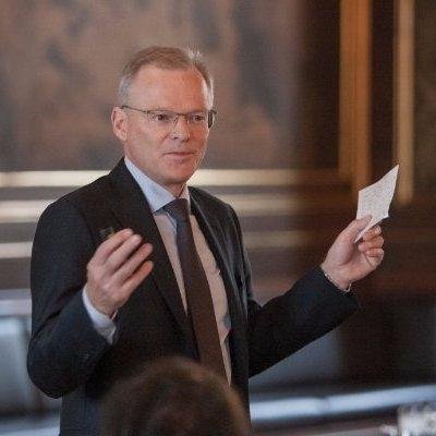 Erhvervsliv til Mette F: Dårlig ide at lave lov om cheflønninger