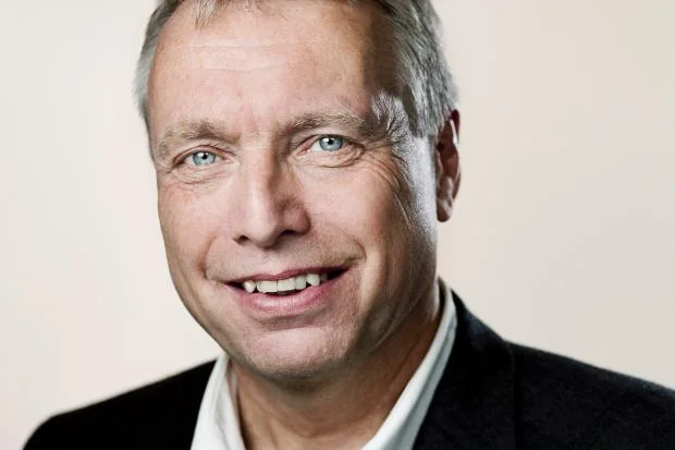 Elbæk vil skrotte Forsvarsministeriet og stække Finansministeriet