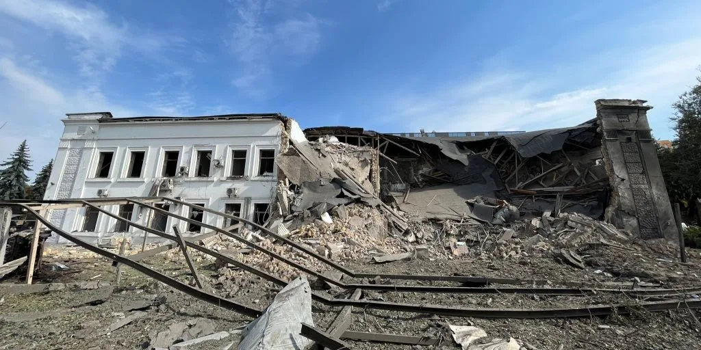 Kyiv ramt af missilangreb: Folkekirkens Nødhjælps kontor ligger i ruiner