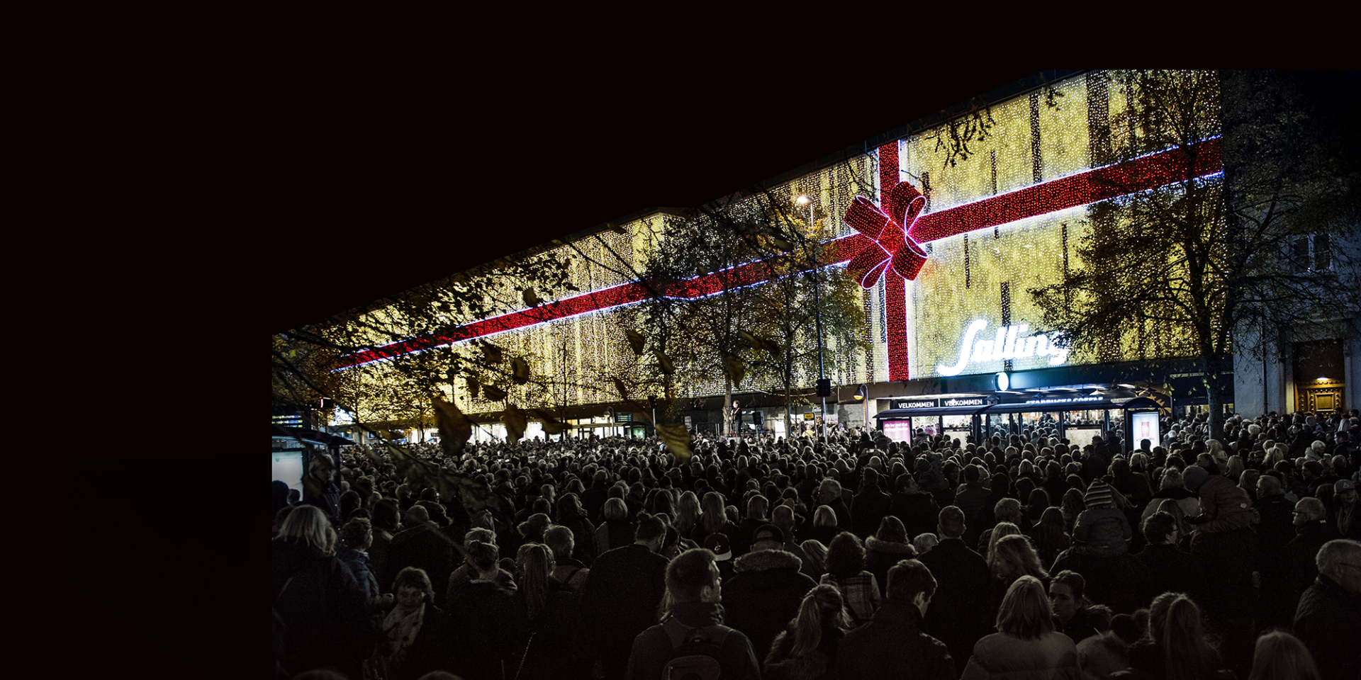 Her bliver Sallings julelys tændt – og i år er det med en særlig gæst