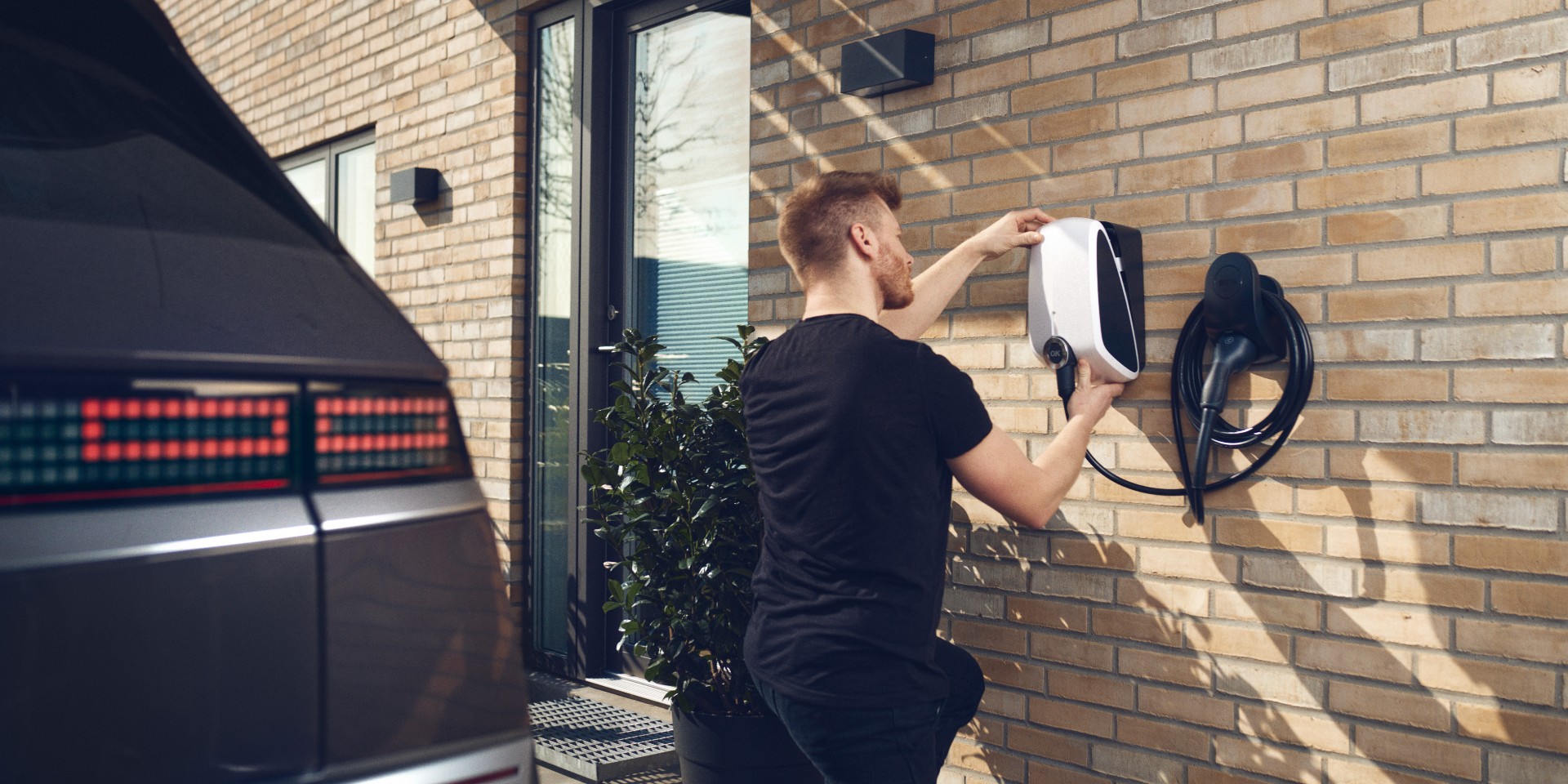 Nyt partnerskab: Nu kan disse danskere få en gratis ladeløsning til hjemmet