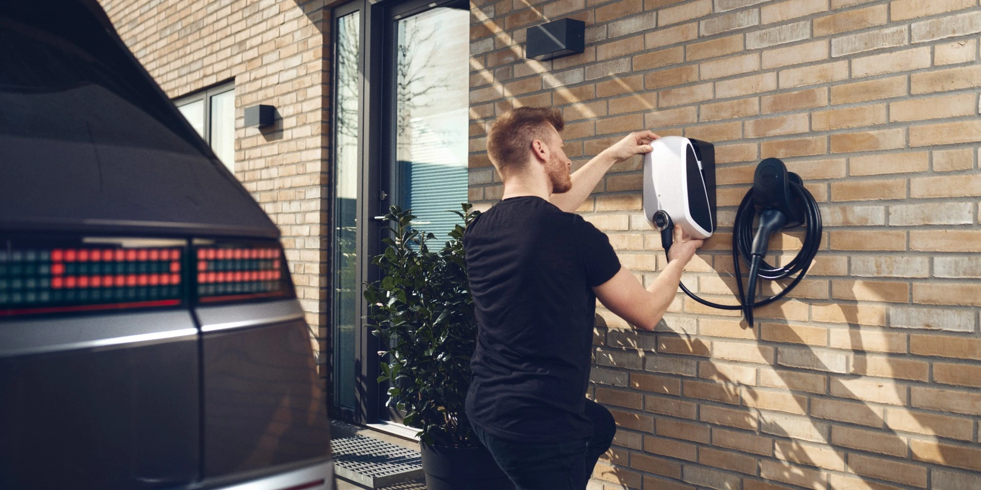 Nyt partnerskab: Nu kan disse danskere få en gratis ladeløsning til hjemmet